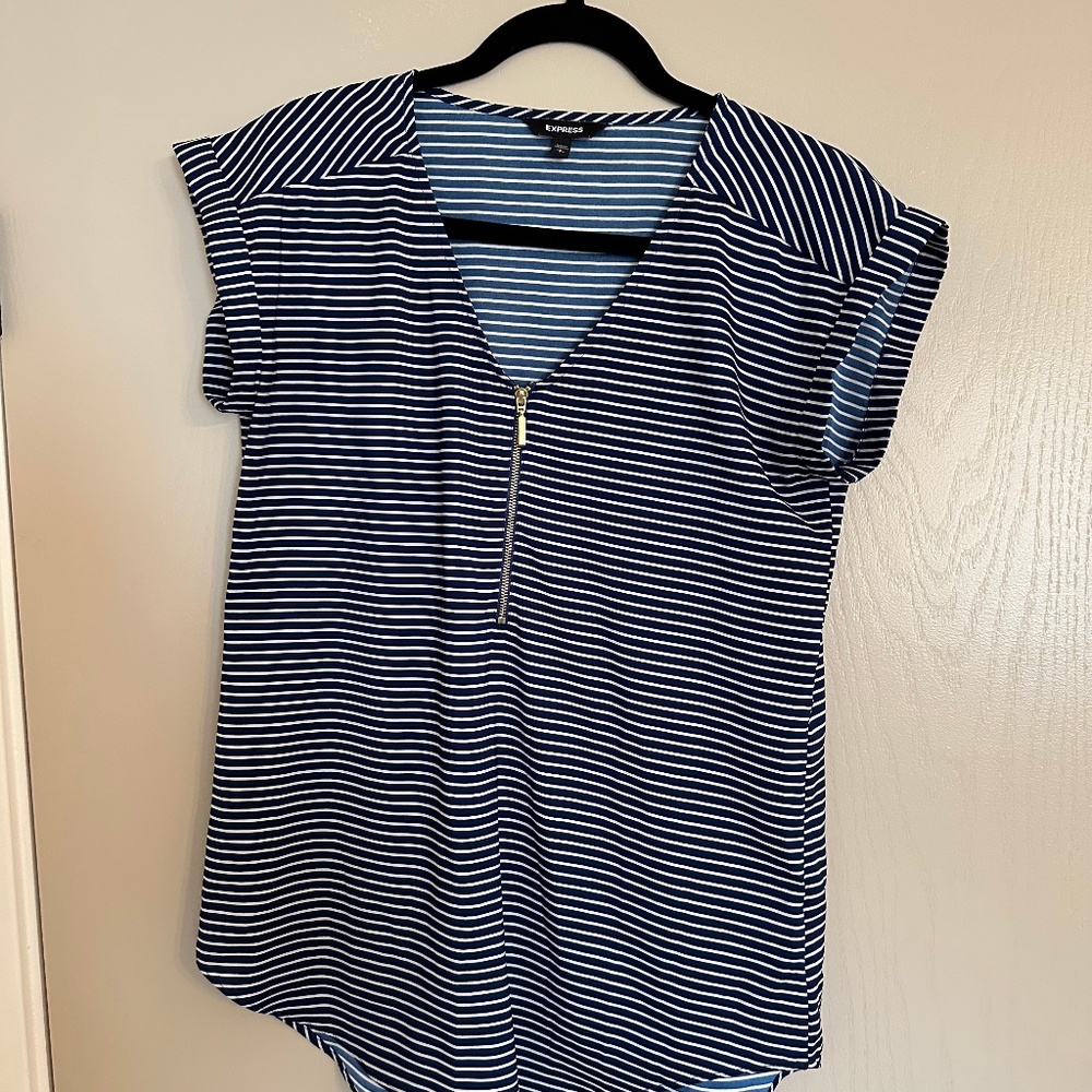 Silky zip front Express top